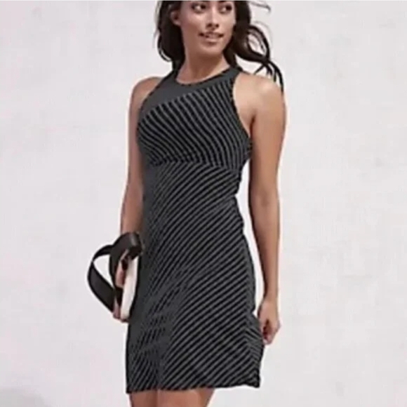 Athleta Black and White Chevron Mini Dress size Medium - Picture 3 of 9